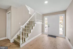 889 Diamond Dr, Gaithersburg, MD 20878 - Photo 4