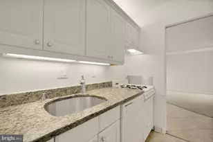 4515 Willard Ave, Chevy Chase, MD 20815 - Photo 14