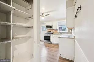 10502 Glenhaven Dr, Silver Spring, MD 20902 - Photo 6