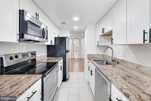 20210 Maple Leaf Ct, Gaithersburg, MD 20886 - Photo 2