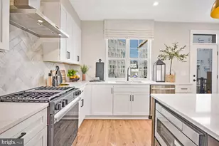 2521 Farmstead Dr, Rockville, MD 20850 - Photo 14