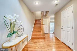 22 Waddington Ct, Rockville, MD 20850 - Photo 4