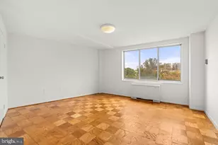 10201 Grosvenor Pl, Rockville, MD 20852 - Photo 32