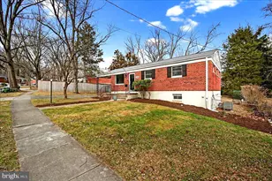 11206 Ashley Dr, Rockville, MD 20852 - Photo 4