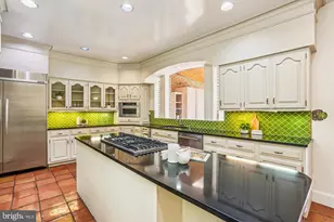 9939 Bentcross Dr, Potomac, MD 20854 - Photo 16