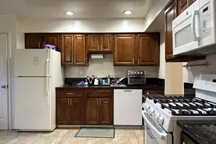 6042 Loganwood Dr, Rockville, MD 20852 - Photo 8