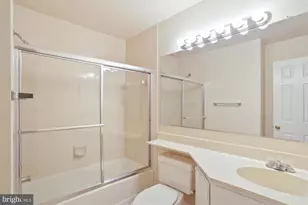 5708 Chapman Mill Dr, Rockville, MD 20852 - Photo 16