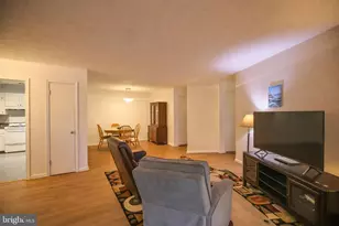 946 Windbrooke Dr, Gaithersburg, MD 20879 - Photo 10