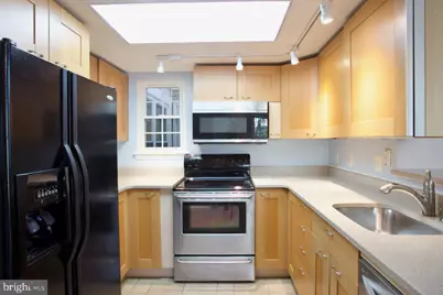 913 Hillside Lake Terrace #410, Gaithersburg, MD 20878 - Photo 10