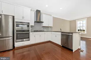 10211 Travilah Grove Cir, Rockville, MD 20850 - Photo 4