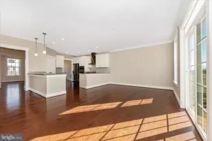 10211 Travilah Grove Cir, Rockville, MD 20850 - Photo 10