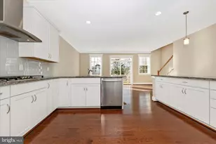 10211 Travilah Grove Cir, Rockville, MD 20850 - Photo 6