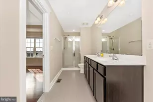 10211 Travilah Grove Cir, Rockville, MD 20850 - Photo 26