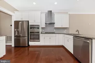 10211 Travilah Grove Cir, Rockville, MD 20850 - Photo 2