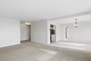 10201 Grosvenor Pl, Rockville, MD 20852 - Photo 6