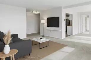 10201 Grosvenor Pl, Rockville, MD 20852 - Photo 4