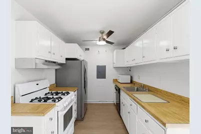 10201 Grosvenor Place #1001, Rockville, MD 20852 - Photo 18