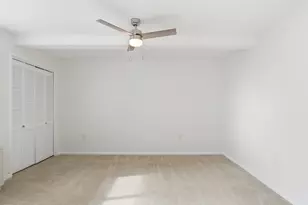 10201 Grosvenor Pl, Rockville, MD 20852 - Photo 12