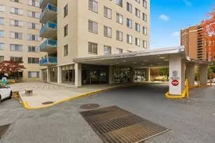 10201 Grosvenor Pl, Rockville, MD 20852 - Photo 44