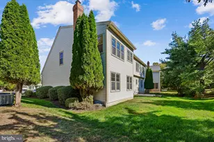 10606 Maplecrest Ln, Potomac, MD 20854 - Photo 14