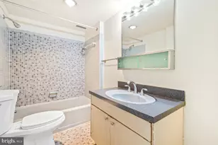 2100 Washington Ave, Silver Spring, MD 20910 - Photo 24