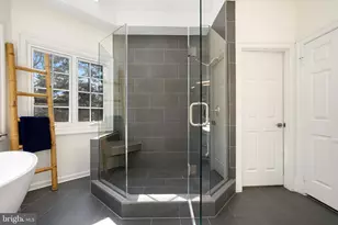 9646 Eagle Ridge Dr, Bethesda, MD 20817 - Photo 32