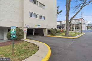 10300 Westlake Dr, Bethesda, MD 20817 - Photo 24