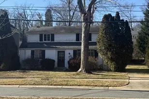 9302 Bulls Run Pkwy, Bethesda, MD 20817 - Photo 2