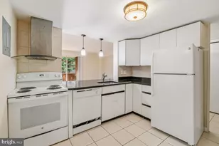 7505 Democracy Blvd, Bethesda, MD 20817 - Photo 20