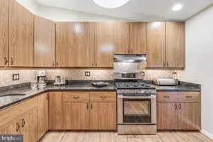 9812 Betteker Ln, Potomac, MD 20854 - Photo 10