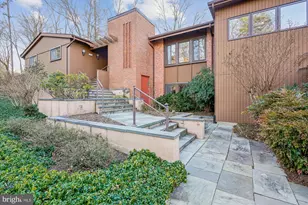 11616 Danville Dr, North Bethesda, MD 20852 - Photo 2