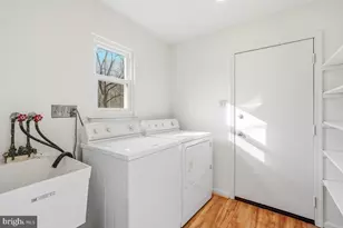 10 Colebrook Ct, Potomac, MD 20854 - Photo 10