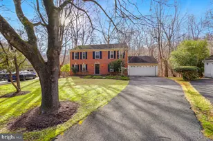 10 Colebrook Ct, Potomac, MD 20854 - Photo 2