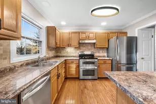 10 Scottsbury Ct, Germantown, MD 20876 - Photo 6