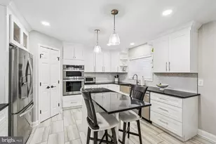 28 Sterling Ct, Rockville, MD 20850 - Photo 8