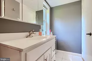 10708 Woodsdale Dr, Silver Spring, MD 20901 - Photo 38