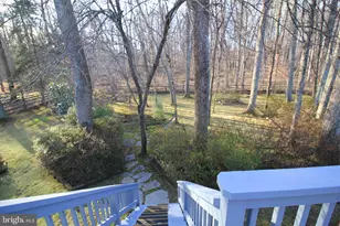 9412 Falls Bridge Ln, Potomac, MD 20854 - Photo 4