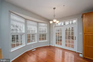 20821 Shamrock Glen Cir, Germantown, MD 20874 - Photo 2