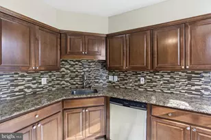 10211 Cove Ledge Ct, Montgomery Village, MD 20886 - Photo 12