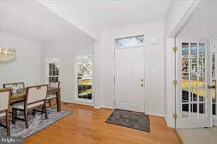 18921 Fountain Hills Dr, Germantown, MD 20874 - Photo 2