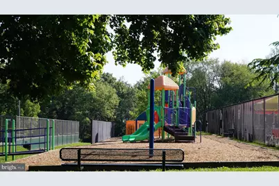 10337 Royal Woods, Gaithersburg, MD 20886 - Photo 16