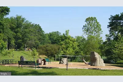 10337 Royal Woods, Gaithersburg, MD 20886 - Photo 2