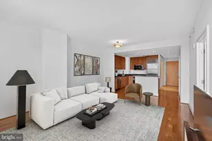 6820 Wisconsin Ave, Bethesda, MD 20815 - Photo 4