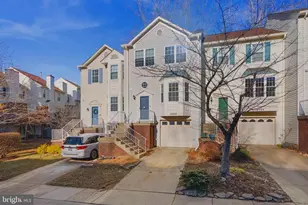 18502 Clovercrest Cir, Olney, MD 20832 - Photo 2