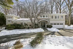 9421 Thrush Ln, Potomac, MD 20854 - Photo 2