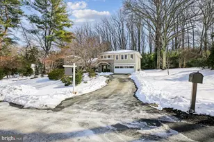 9421 Thrush Ln, Potomac, MD 20854 - Photo 4