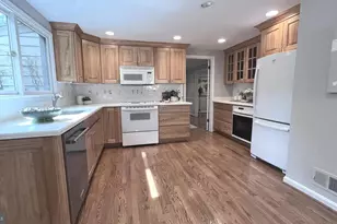 23 Old Creek Ct, Potomac, MD 20854 - Photo 16