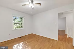 8208 Gainsborough Ct W, Potomac, MD 20854 - Photo 32