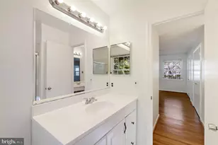 8208 Gainsborough Ct W, Potomac, MD 20854 - Photo 28