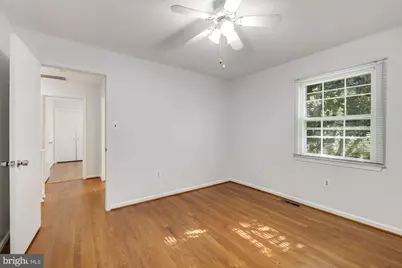 8208 Gainsborough Court W, Potomac, MD 20854 - Photo 34